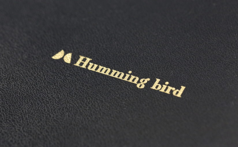 「オンデマンド箔押し」CDサイズケース作製例 ～ハミングバード様～